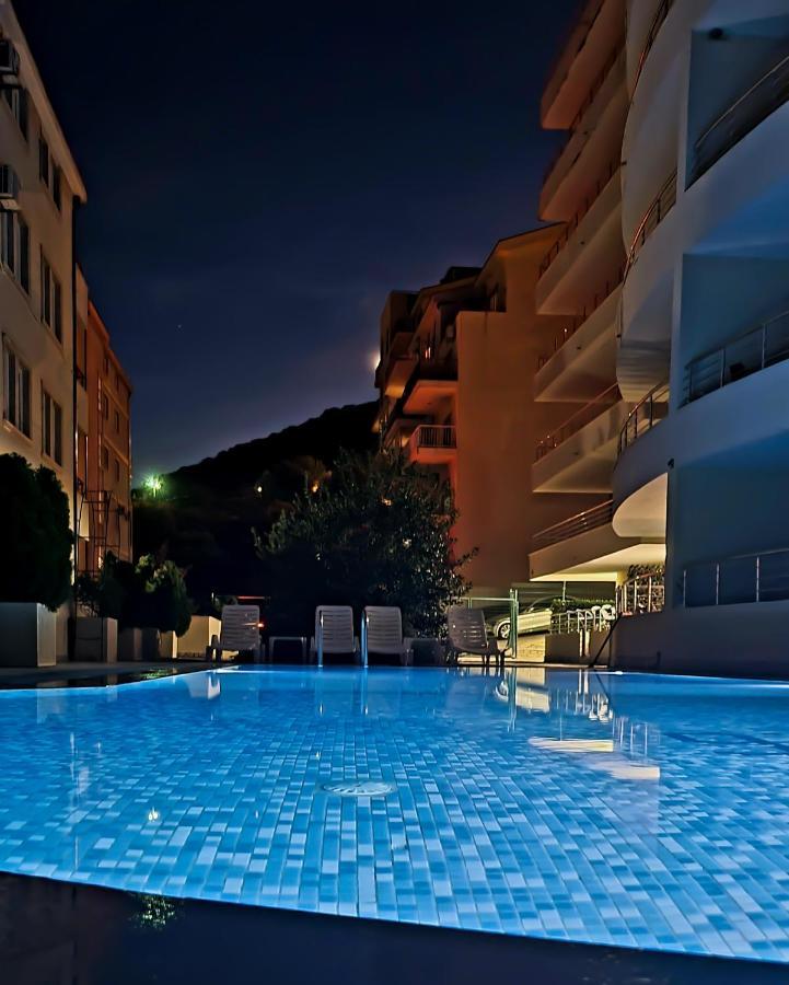 Anja & Ogo Apartments Sea View & Pool Petrovac Exterior photo